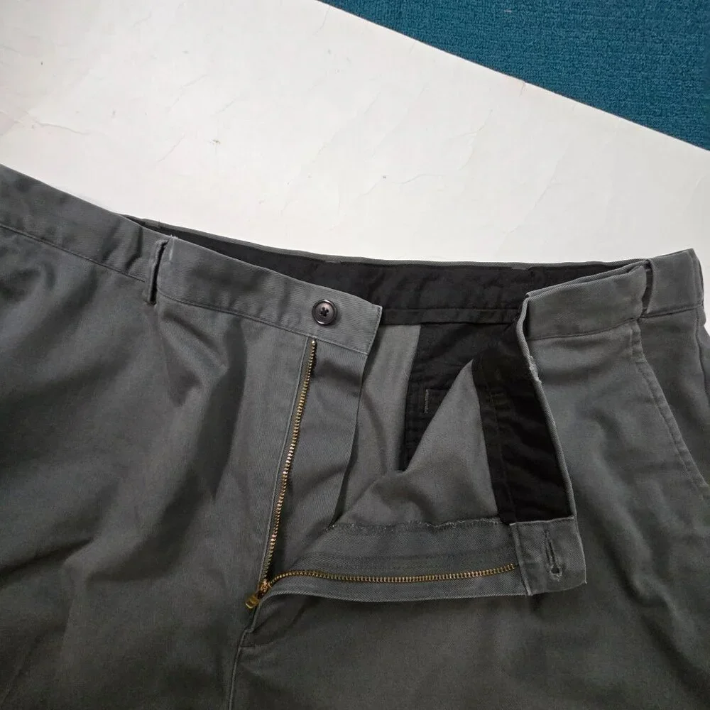 L.L. Bean Men's Size 44 Wrinkle-Free Double L Chino Comfort Shorts Charcoal Gray
